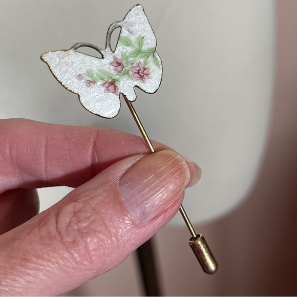 Vintage White floral Guillouche enamel Butterfly feminine Gold stick pin - Picture 12 of 13
